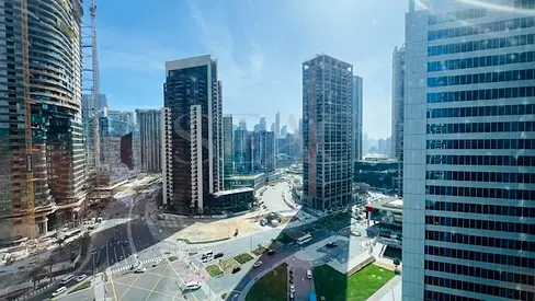 Open Workspace | Skyline &amp; Canal Views| 2 Parking