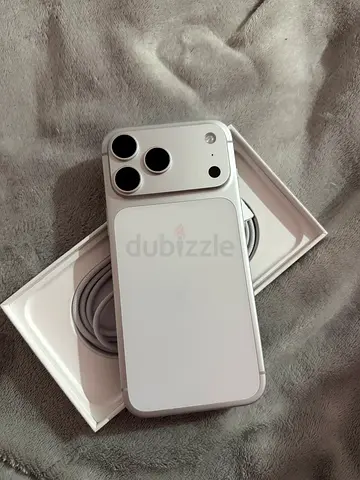 Silver iPhone 17 Pro 256gb - Good Condition with Box and Cable.