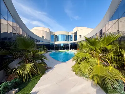 Bright | Lots of Natural Lights | Spacious