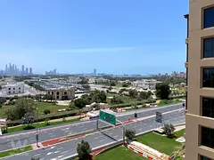 Skyline &amp; Ain Dubai Views | Kitchen Appliances