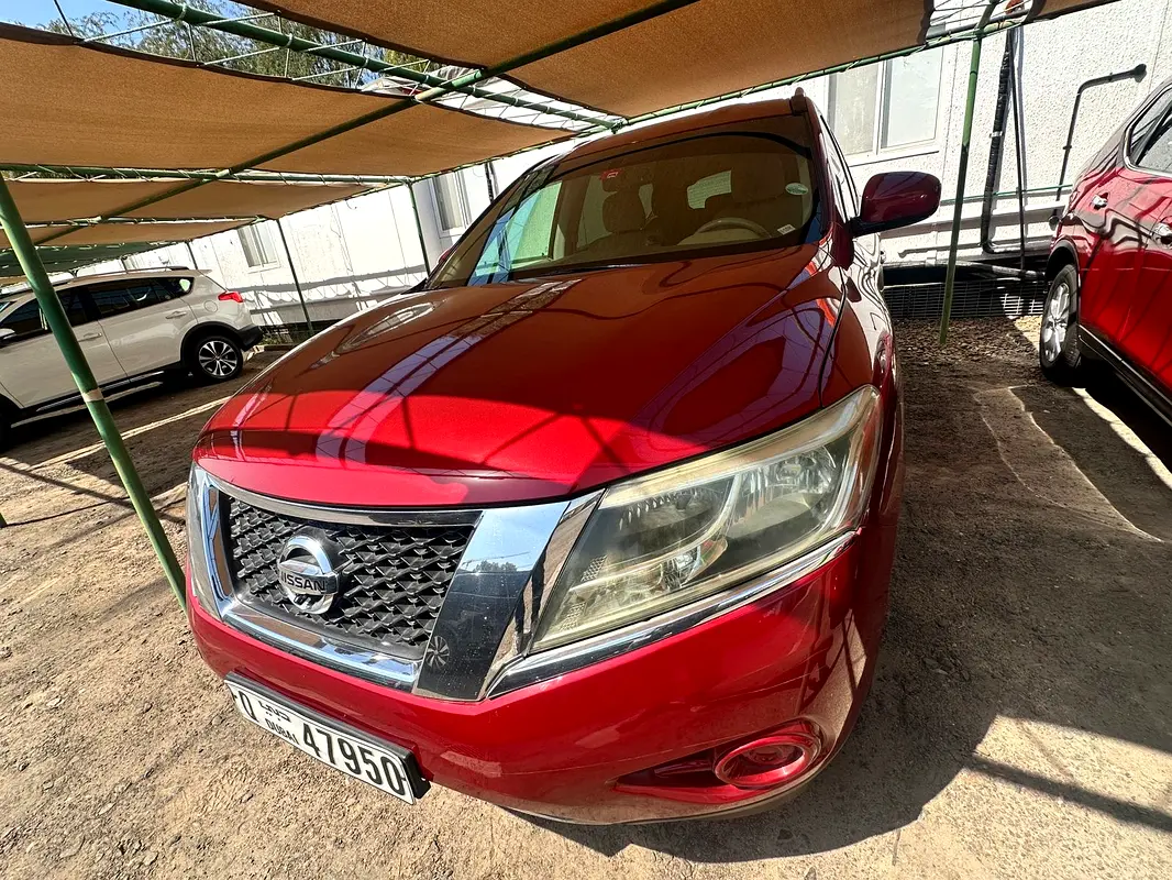 Nissan Pathfinder 2014 — photo 1 of 3