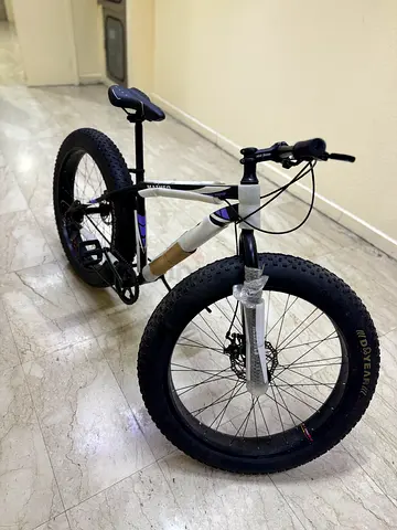 FAT TIRE MOUNTAIN BIKE