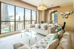 Modern 2BR in Downtown with Burj Kahlifa Views | Ideal for Mid- Term, Monthly &amp; Weekley Stays | 