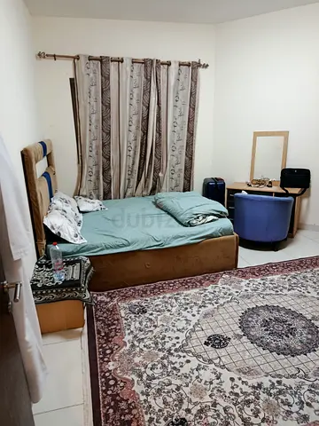 Full king size bedroom with wardrobe