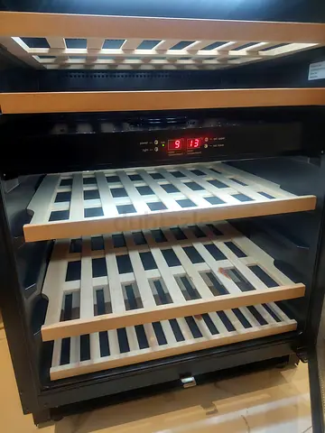 New Model Vestfrost 44 Bottles Capacity Wine Cooler Black Dual Zone Temperature