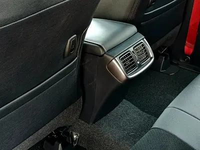 2025 Toyota HILUX photo 14