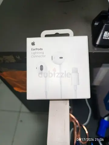Apple EarPods with Lightning Connector (Sealed Box)