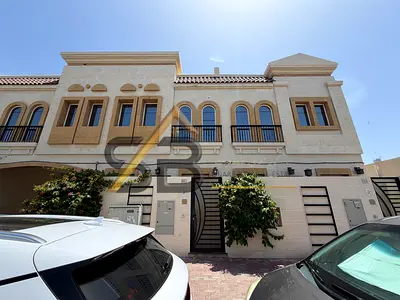 فيلا واسعة مكونة من 3 غرف نوم وصالة مع غرفة للخادمة للإيجار | موقع مميز | معيشة فاخرة
