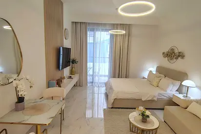 Brand New Contemporary Unit Prime Location