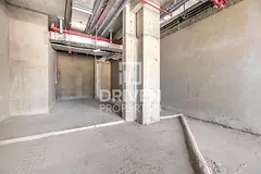 High Visibility Retail with Multiple Options
