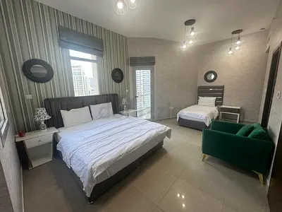 NO COMMISSION, Marina Luxury master bedroom with balcony , marina view, 2 min tram and metro station