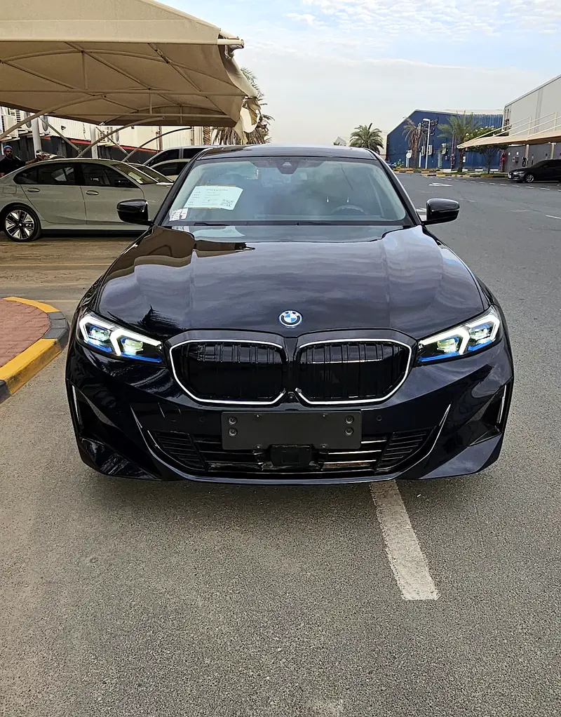 BMW i3 2023 — photo 1 of 9