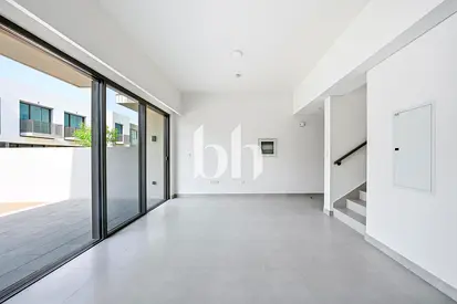 Back to back | Brand new | corner kitchen