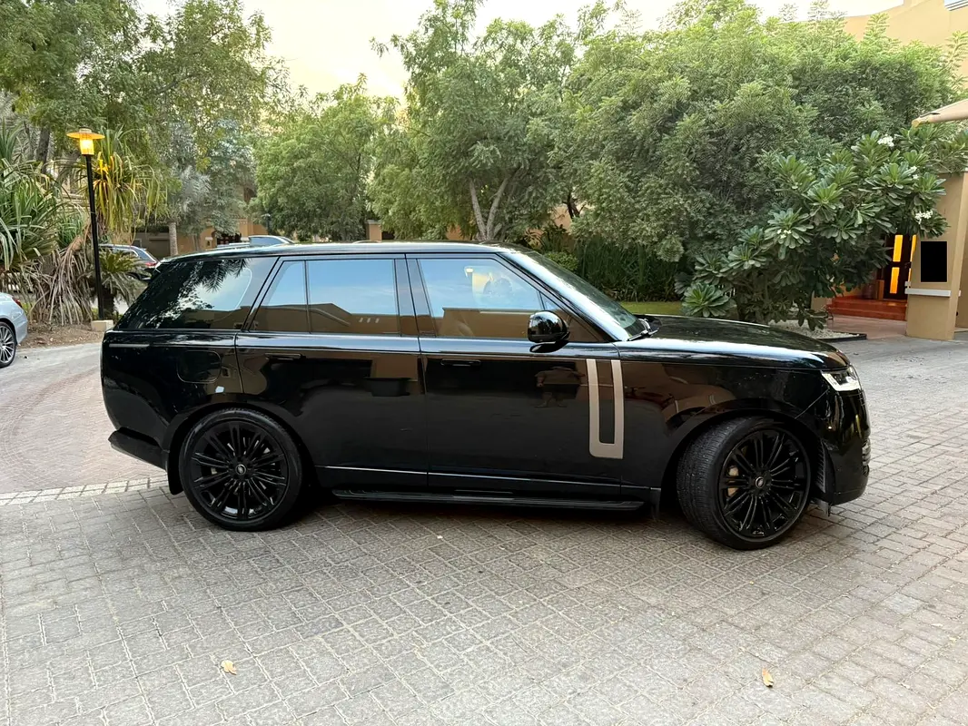Land Rover Range Rover 2023 — photo 1 of 8