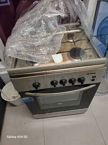 Used 4-Burner Gas Oven Cooker - Needs Cleaning/Servicing