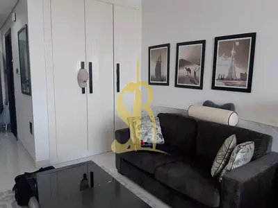 استوديو مفروش | أجنحة جيوفاني البوتيكية | إطلالات على المسبح والمجتمع