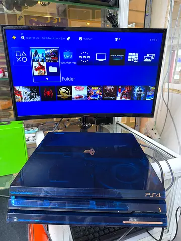 ps4 pro 30th anniversary with 22games installed