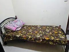 Bed space for keralite bachilers only