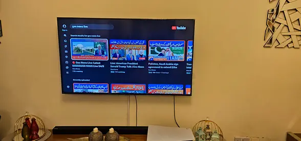 Samsung 55 Smart LED TV mounted on wall - Good working condition