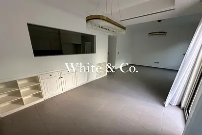 Vacant now | Single row | Unfurnished unit