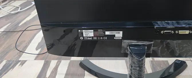 LG 24-inch LED Monitor (DVI + VGA) – Good Working Condition