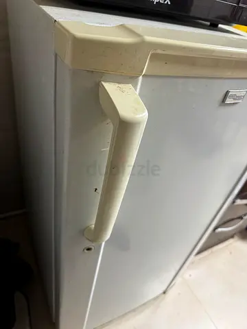 Single-door upright freezer / fridge - used