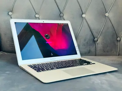 Apple MacBook Air 13 (Silver) - Good Working Condition