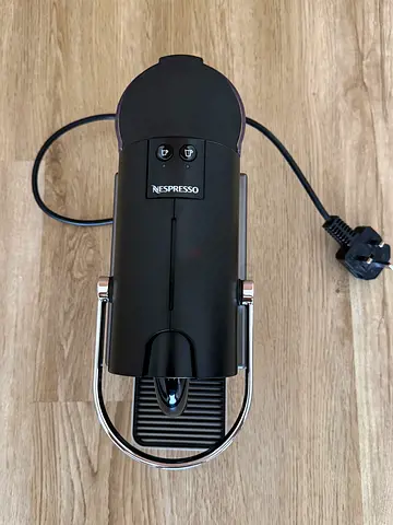 Nespresso Pixie Espresso Machine in perfect condition