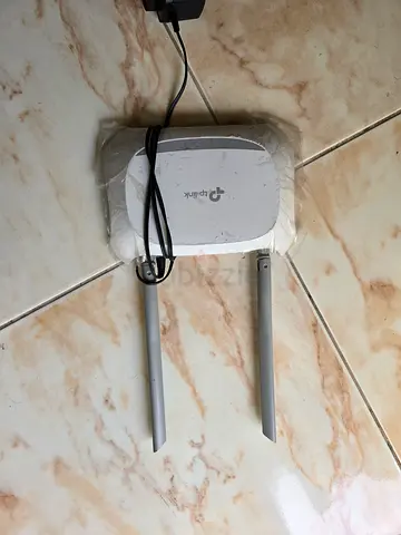 TP-Link Wireless Router (2 external antennas) - Good working condition