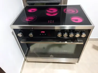 New lagermania 90cm electric range with oven