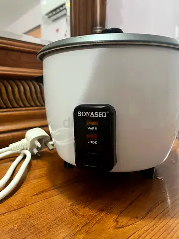 Sonashi Mini Rice Cooker - Compact  Working