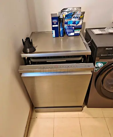 Latest Samsung Auto Door Open Three Rack Dishwasher with WiFi Smart Technology