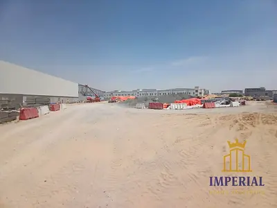 Prime investment opportunity: Industrial land for rent in Umm Al Quwain, 140,000 sq ft at AED 11/sq ft – strategic location ideal for warehouses.