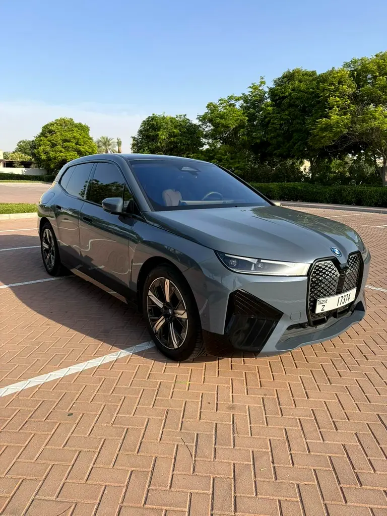 BMW iX 2023 — photo 1 of 20