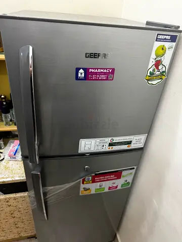 Geepas refrigerator 200 liter