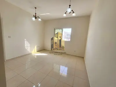 Ready too move apartment at prime location free parking