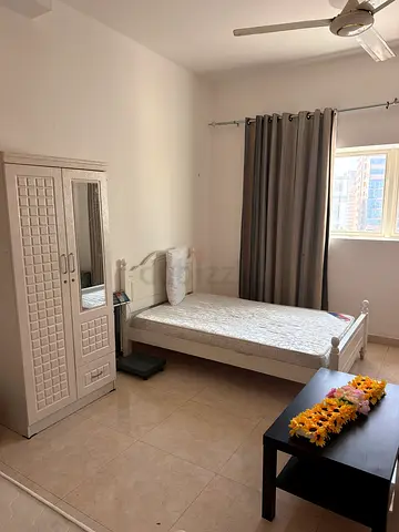 Al nahada bed space for ladies near Dubai border Al nahada sharjha
