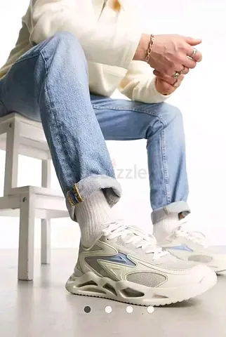 FIRST GRADE USED LUXURY Light Grey Chunky Mens Sneakers - Casual Street Style