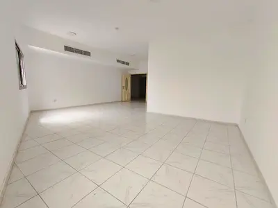 Huge 3BHk Luxury Apt 2 balcony 4 bath Maidroom Parking Maintenance Free Family Bld Prime location 4 to 5 cheques payment Central Gas central AC