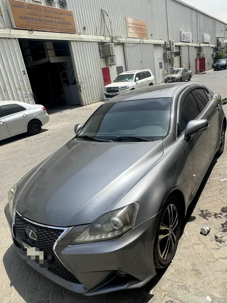 Lexus IS-Series 2012 — photo 1 of 4