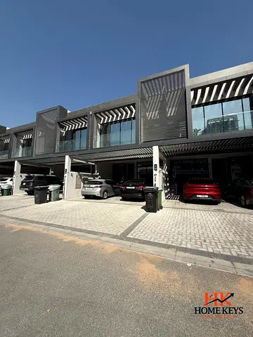 Luxury Living | 4 Bed Spacious Villa | Prime Furjan Location | Close to Pavilion & Mosque .