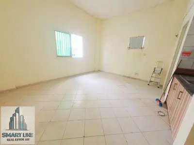 STUDIO Apartment With Seprate Kitchen Just 18K // Close to King faisal road Qasimia