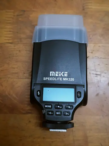 Meike MK320 TTL flash for Fujifilm