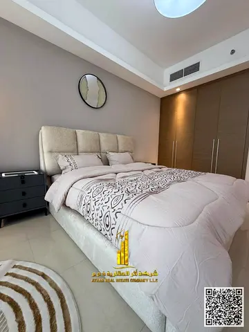 شقة غرفة وصالة مع بلكونة وجم ومسبح مفروشة فرش جديد بالكامل  للايجار الشهرى فى عجمان - الراشدية1 - غلفا تاور