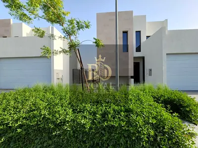 HOT DEAL || LUXURY 4 BED VILLA + MAID || 2 LIVING SPACES || PRIME LOCATION || 2.8M ONLY