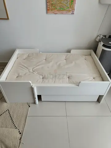 Muurame Jolla Adjustable Toddler Bed + Futon Mattress (Excellent Condition)