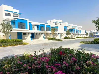 5 BR Santorini-Style Townhouse | Ready to Move In