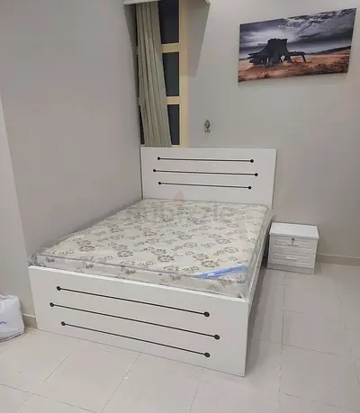 Strong wood Brand new Queen size bed including medical mattress good Quality Queen bed for sale