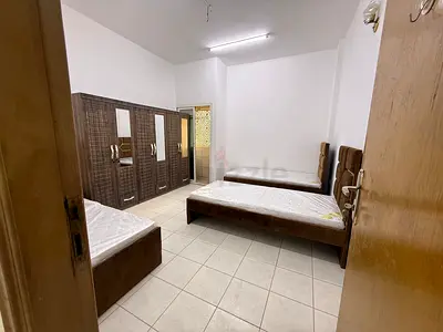 Bed space available for executive bachelor