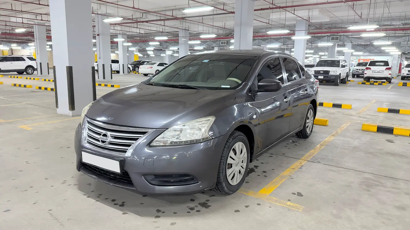Nissan Sentra 2015 — photo 1 of 13